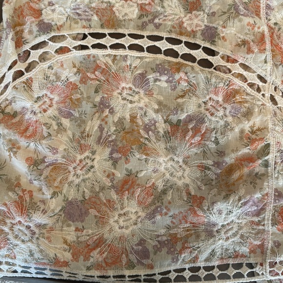 Torrid Ivory Floral Embroidered Crochet Detail Open Boho Kimono Size 3/4 - Picture 6 of 10